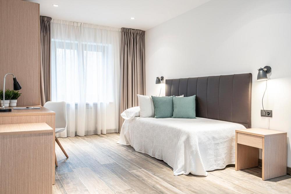 Met Pamplona Hotel Luaran gambar